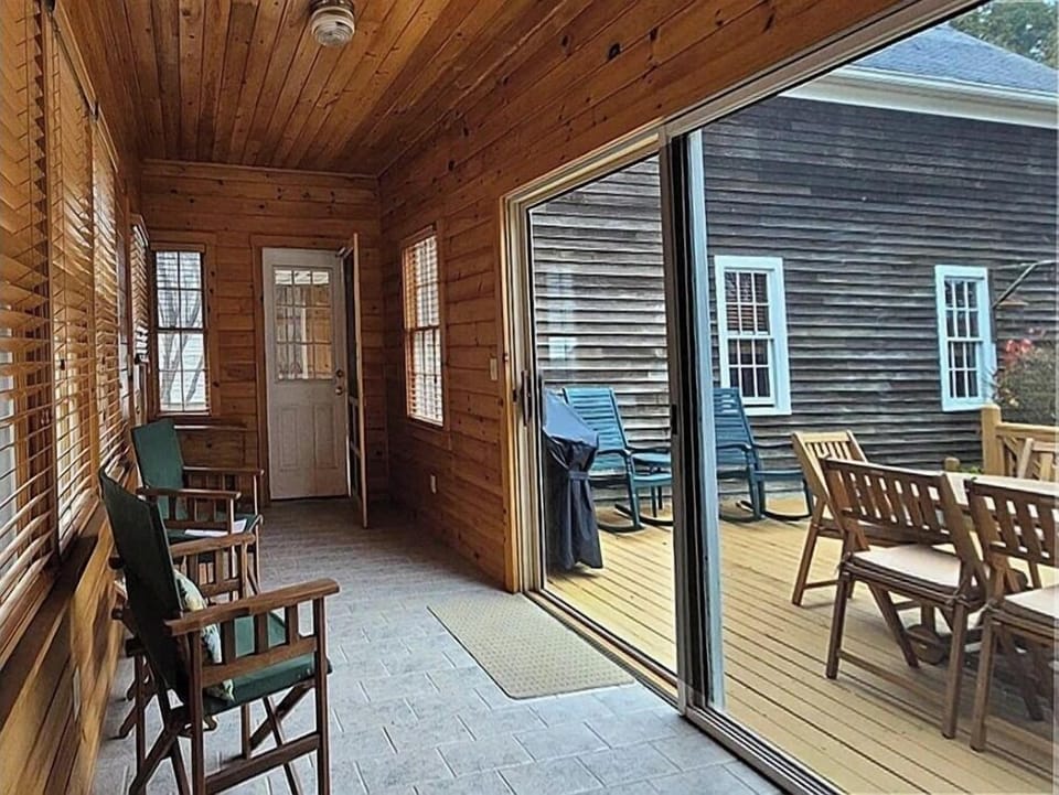 breezeway from garage to primary bedroom