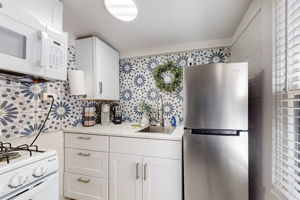 Compact full modern kitchen