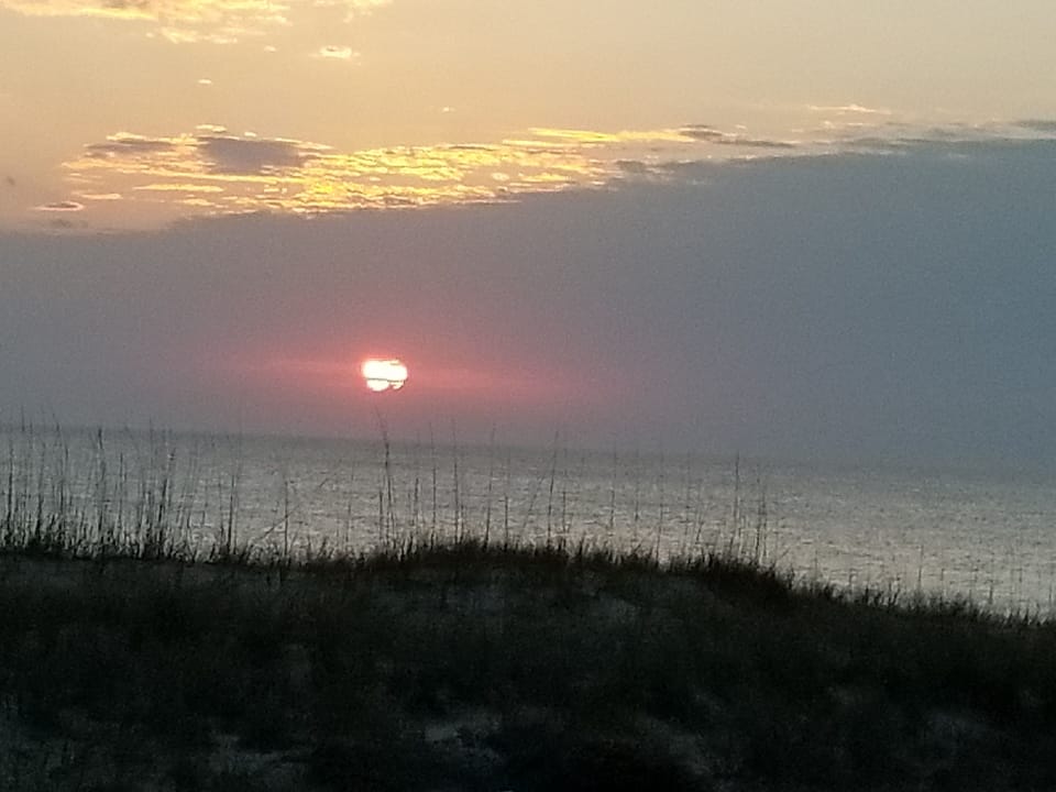 Wake up to this beautiful sunrise
