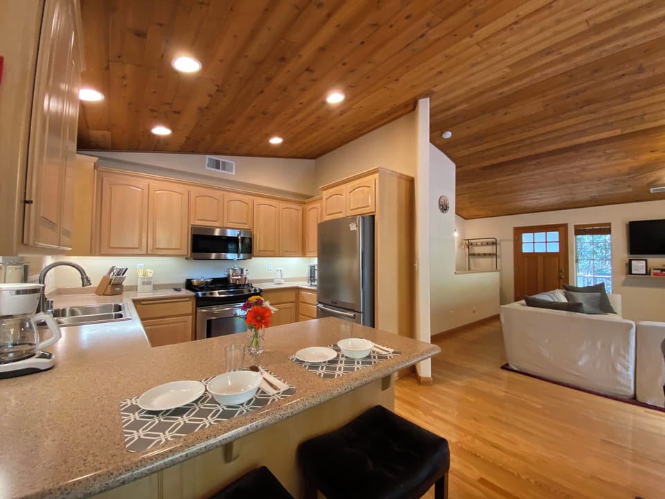 Enjoy breakfast at the kitchen peninsula while planning adventures of the day.