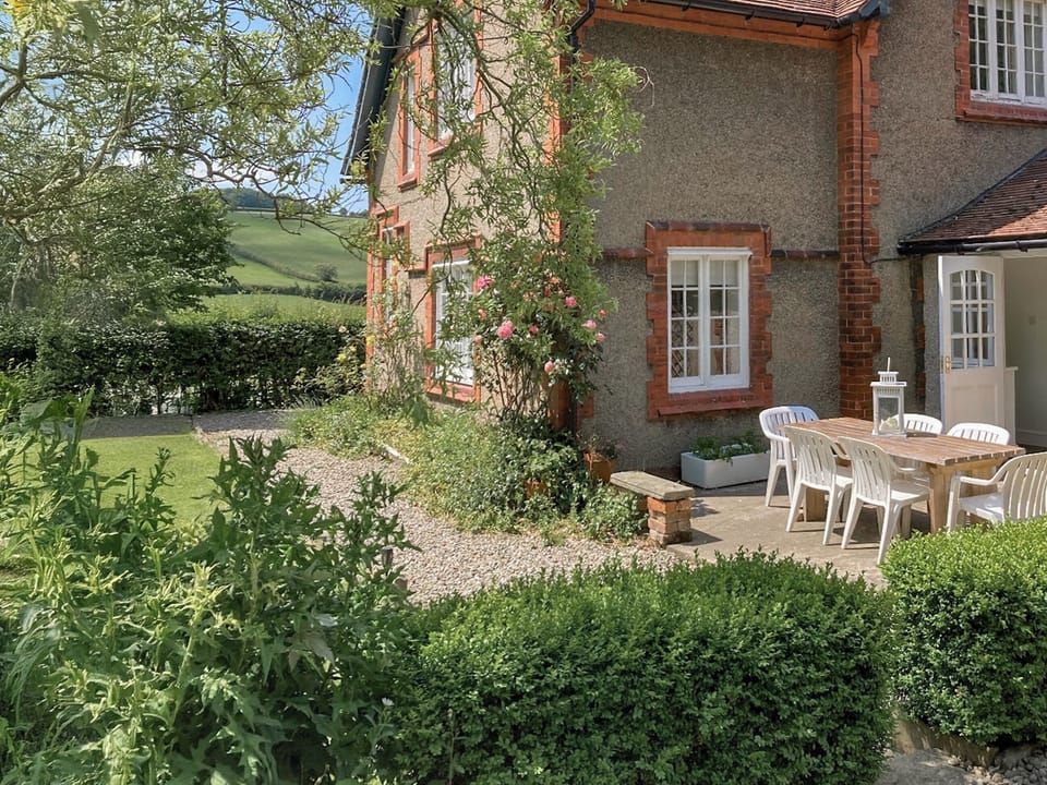 Exterior | Tyn Y Coed, Mold and the Clwydian Range