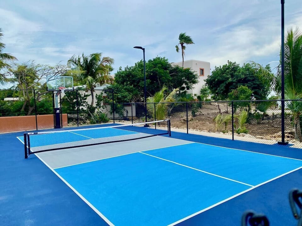 New pickle ball court with basketball. perfect for whole family fun. Night play!