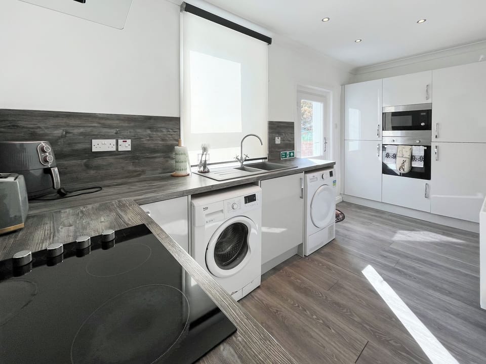 Kitchen | Cambusmoon Apartment, Gartocharn, near Alexandra