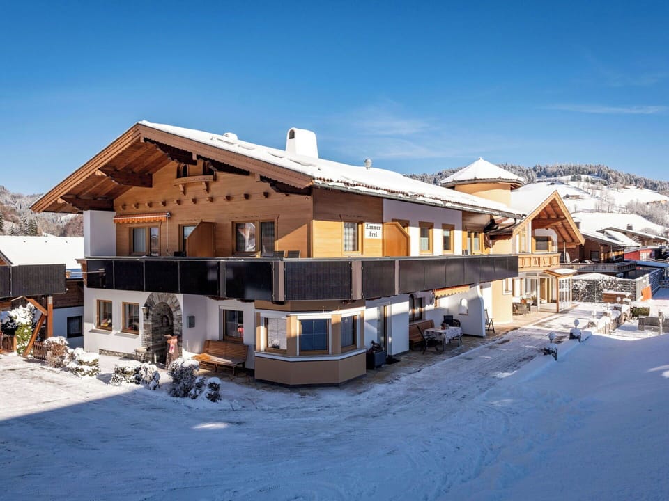 Wood, Furniture, Flooring, Interior Design, Floor, Ceiling, Apartment, Room, Wood Stain, Chair