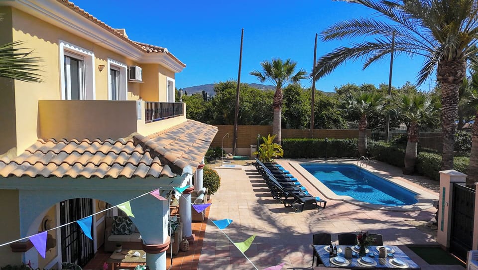 Pure five star luxury, spacious, lots of places to relax, dine, entertain