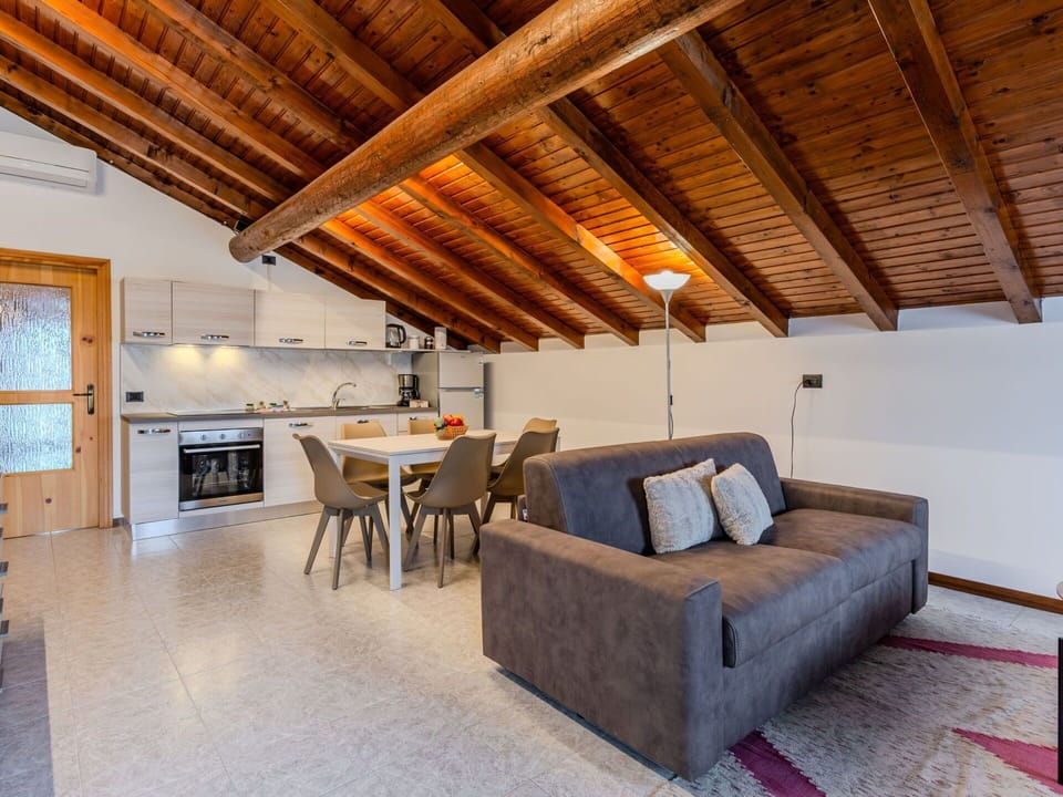 Ceiling, Interior Design, Flooring, Floor, Room, Apartment, Attic, Wood Flooring, Beam, Hardwood