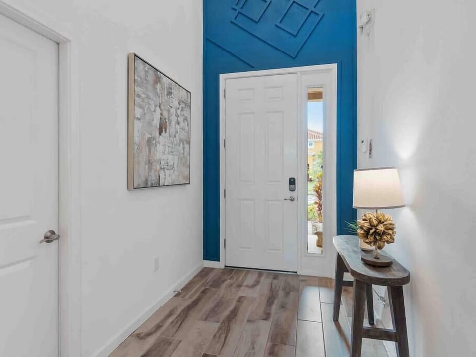 Front door into hallway 