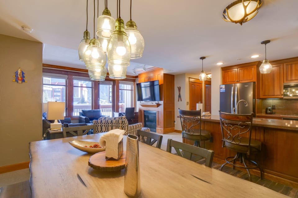 Dining Room, Dining Table, Furniture, Indoors, Table