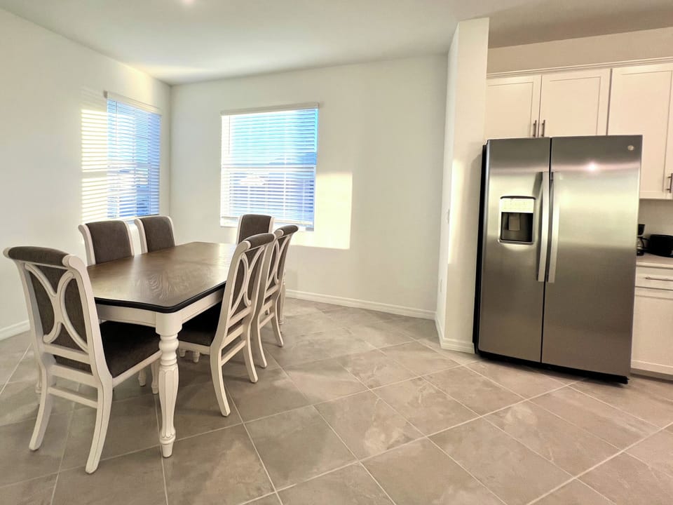 Comfy dinning area