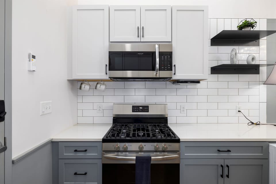 Stocked with elegant wine glasses and all the necessary tools to enjoy a relaxing evening in.