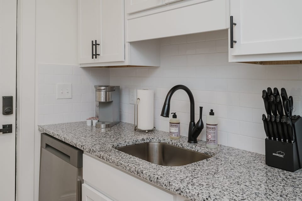 Full view of the stylish and functional kitchen, ready for any culinary challenge.