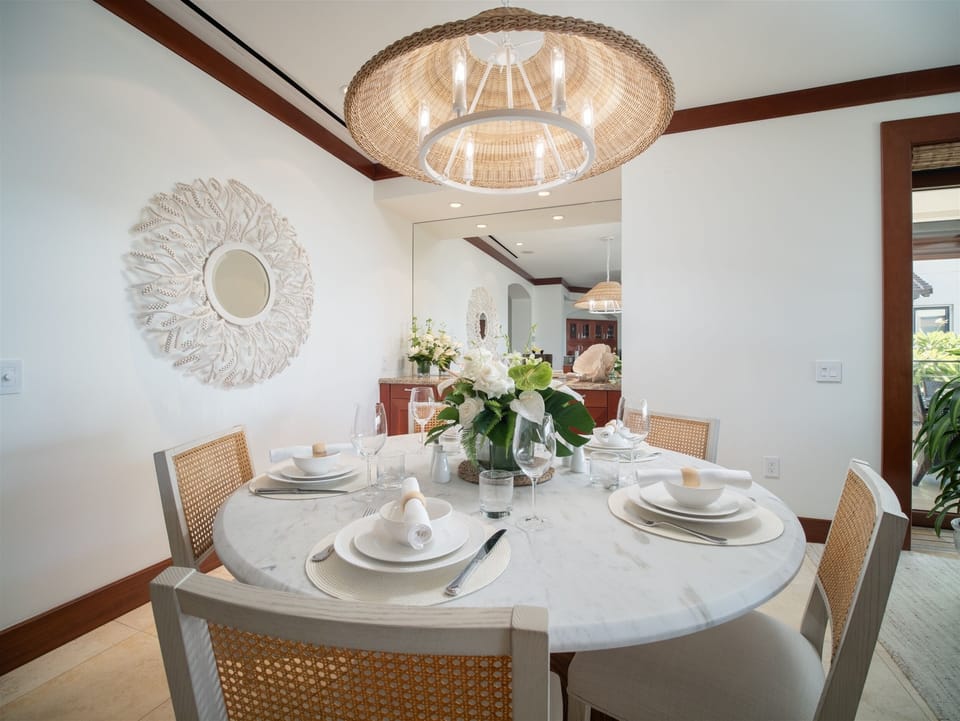 The Palm Coast F202 - Indoor Dining for Six