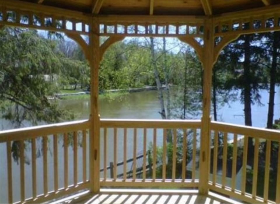 Great views overlooking river and boat watching