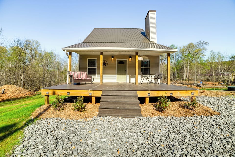 Cadiz Vacation Rental | 3BR | 2.5BA | 1,350 Sq Ft | Stairs Required