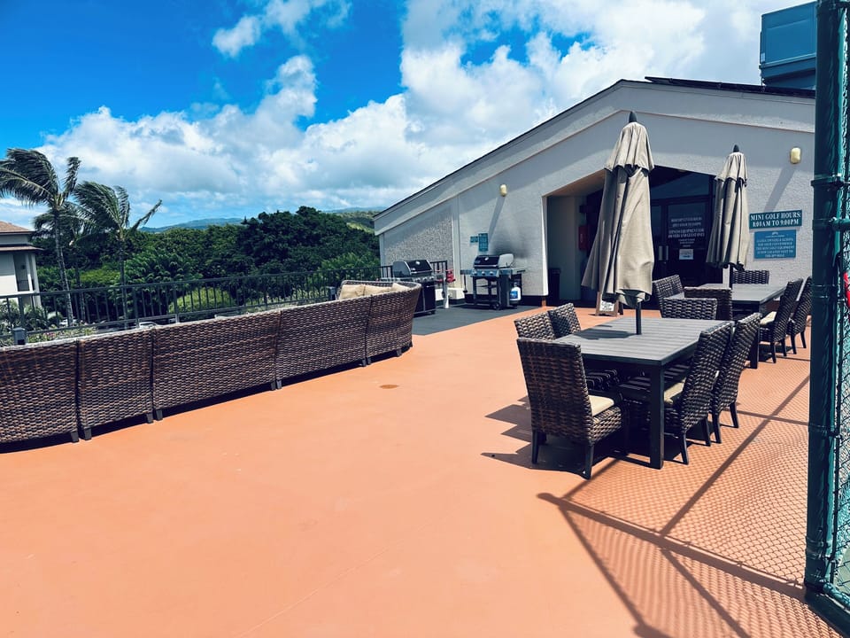 Outdoor dining