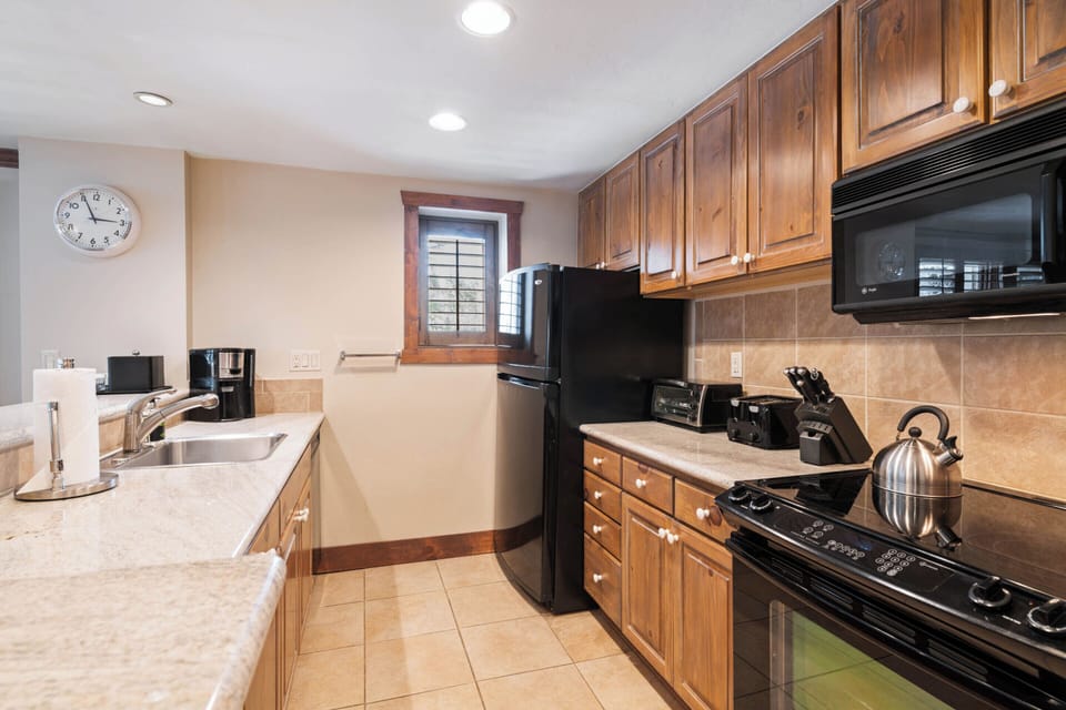 lodgetower-299-3396_52836847147_o