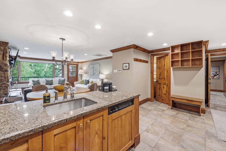 lodgetower-294-6617_55432277788_o