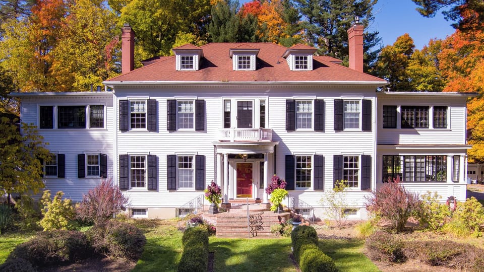16 Elm Heritage Hotel