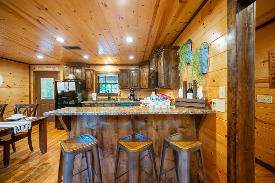 Gather, laugh, and share a meal — this kitchen’s ready.