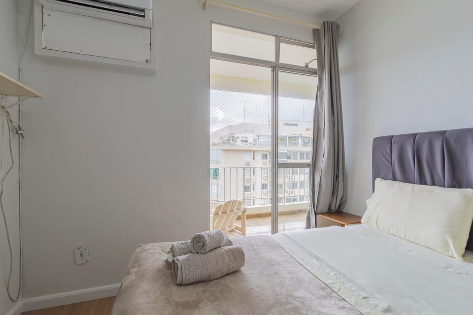 Bed,Bedroom