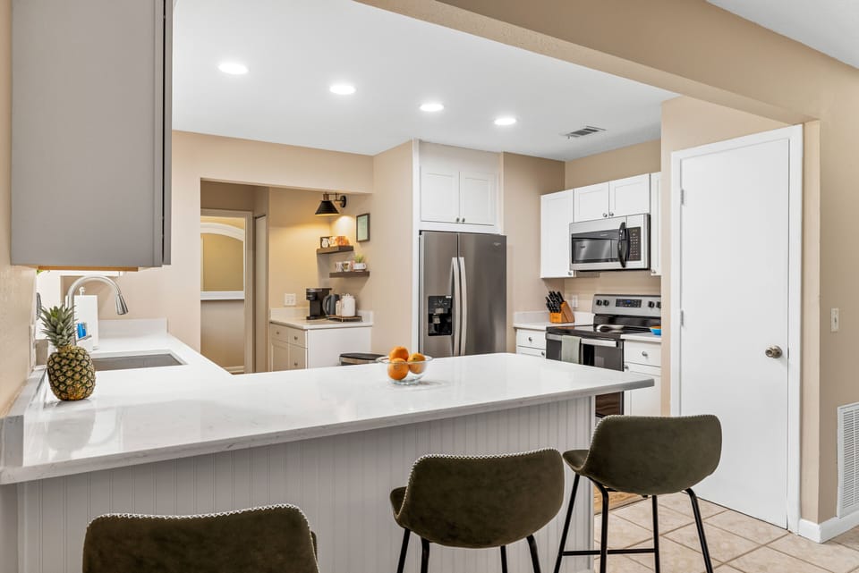 Kitchen & Island