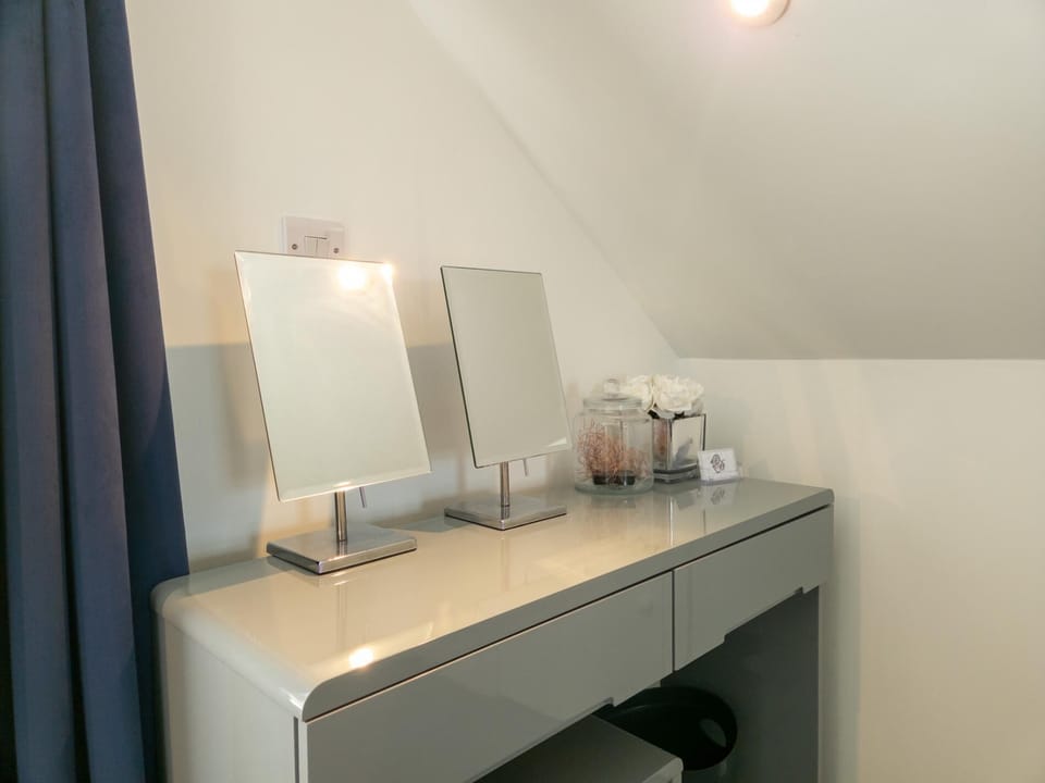 Welcome Lodge - 1 Bedroom Cottage - Llanrhidian (7025)