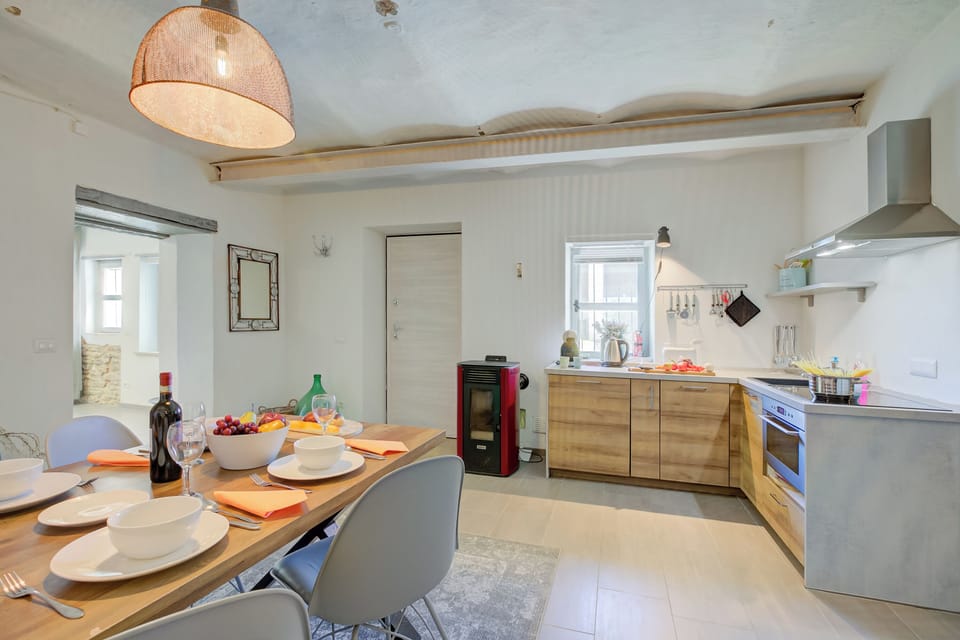 Kitchen and dining area