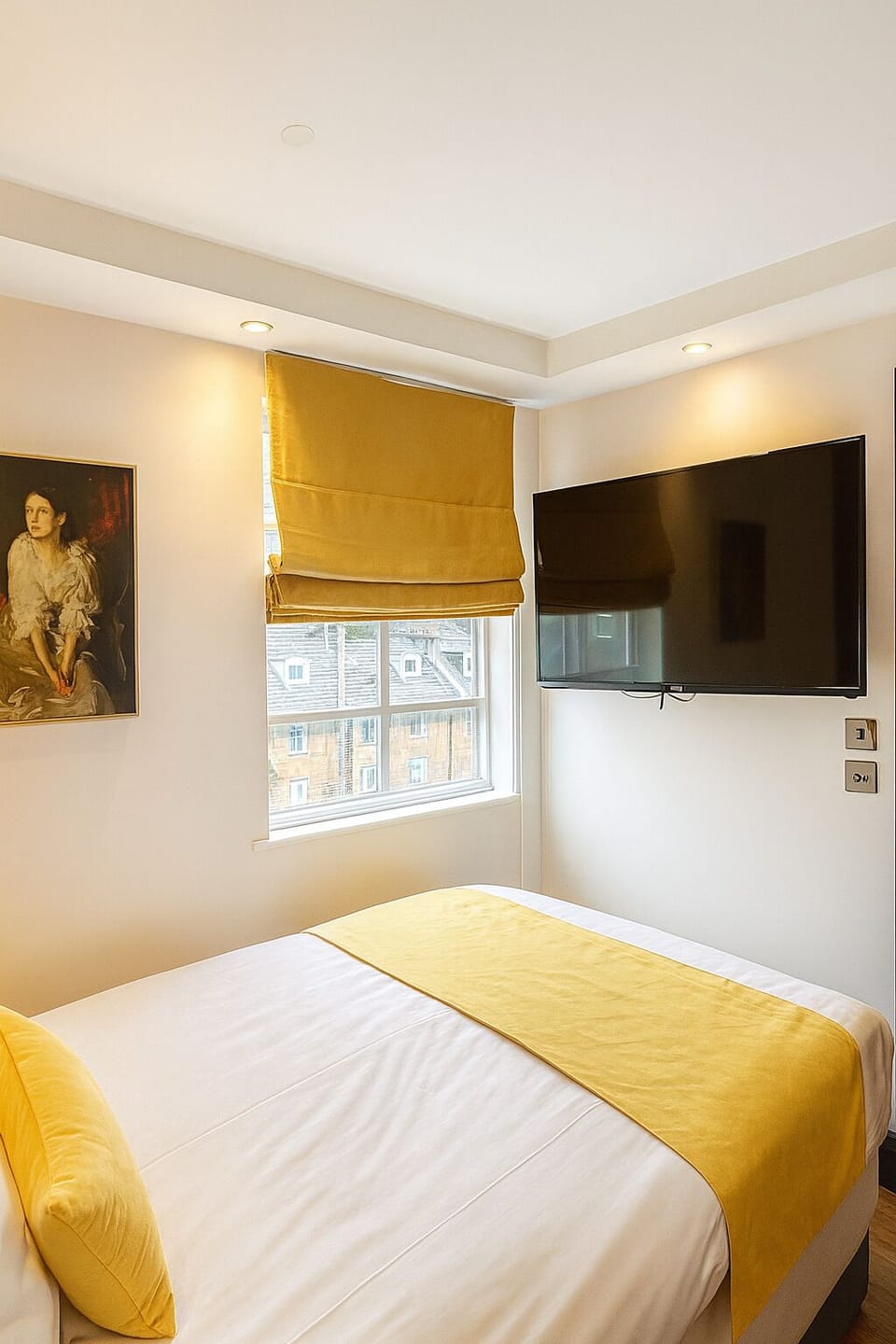 Unit w/ Double Bed
