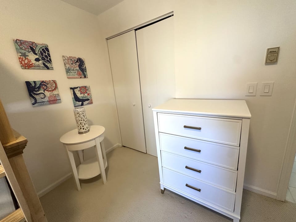 BR1 - 2 Bunk Beds 