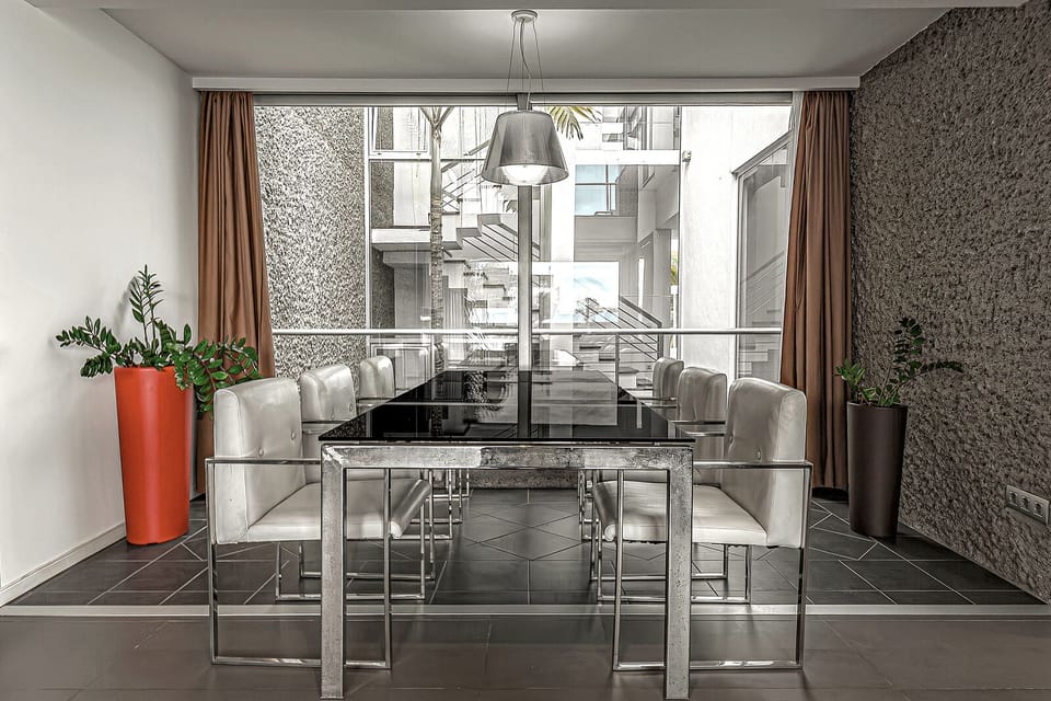 indoor dining table 