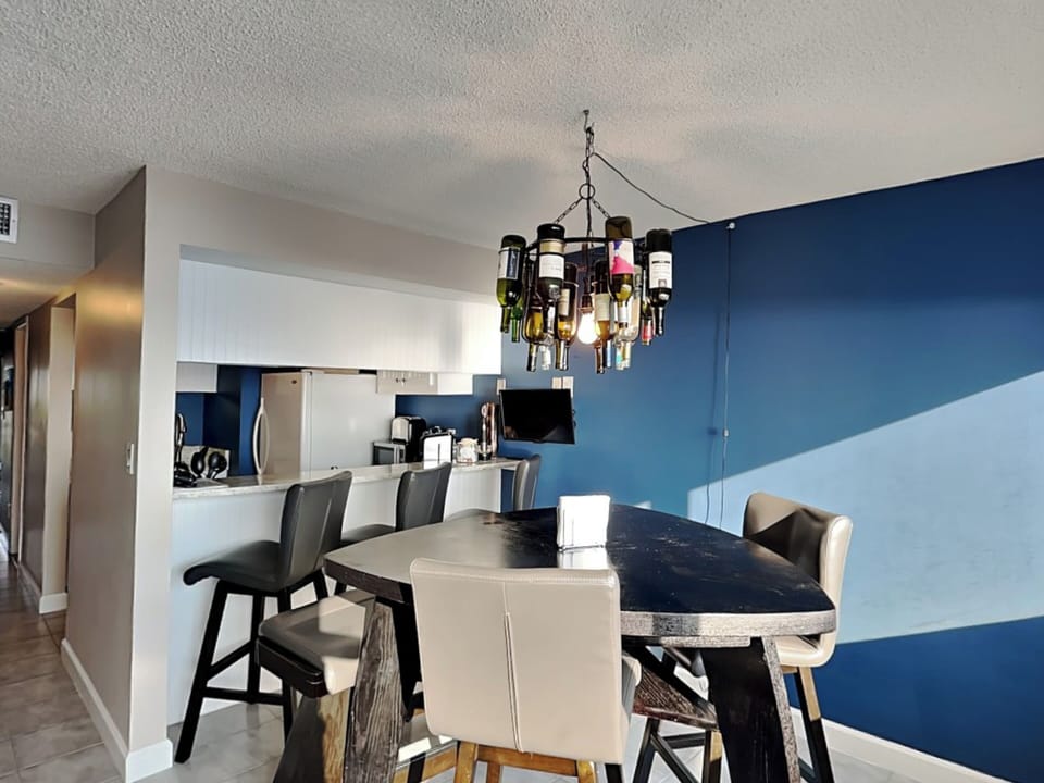 Second Floor, Dining Area with Breakfast Bar