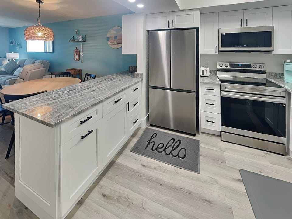 Kitchen to Dining Area