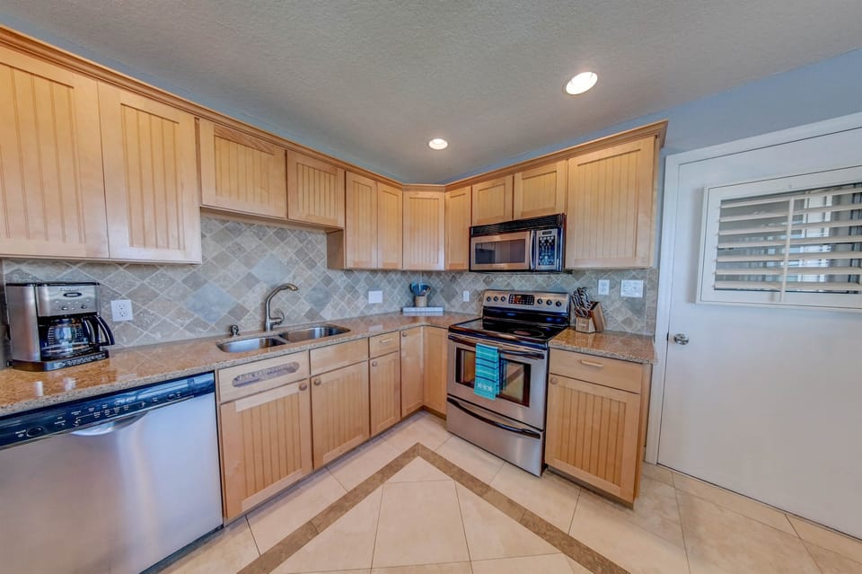Kitchen (Upstairs)