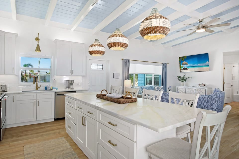 Open concept offers lots of natural light and perfect for entertaining