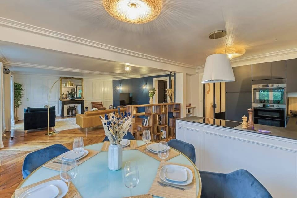 Table à manger pour des moments conviviaux ou de travail 