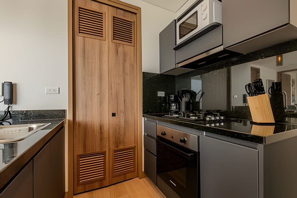 Kitchen or kitchenette