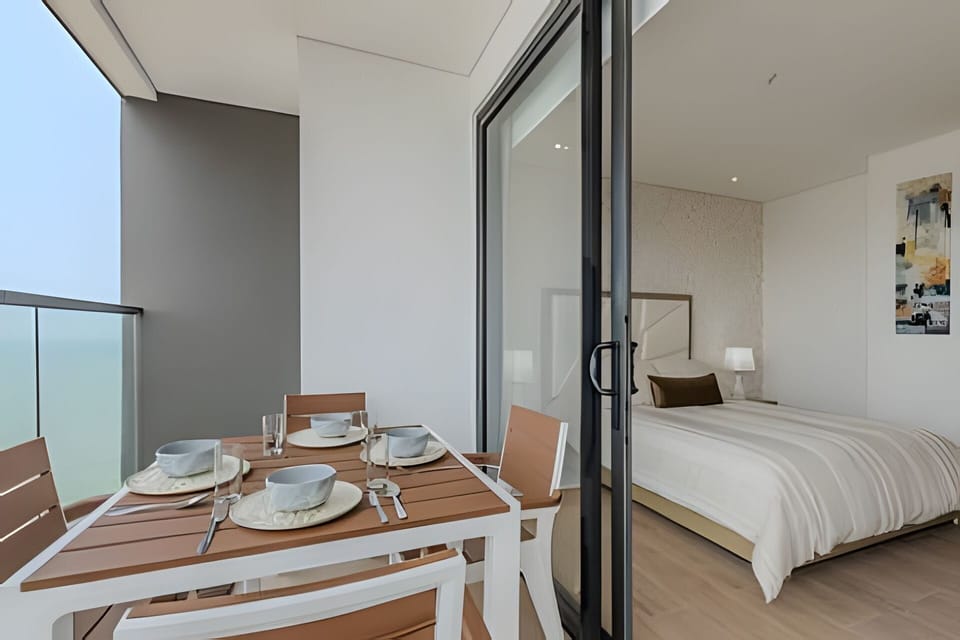 Dining area,City view,Sea view,Bird's eye view