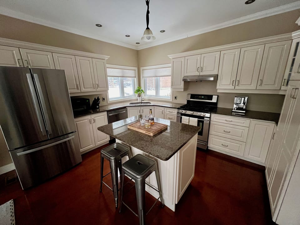 Breakfast Bar in Kitchen