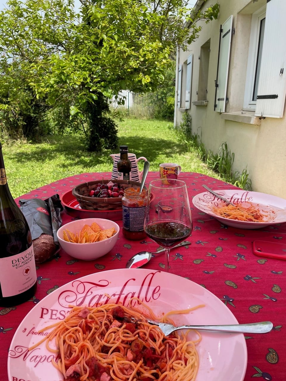 Outdoor dining