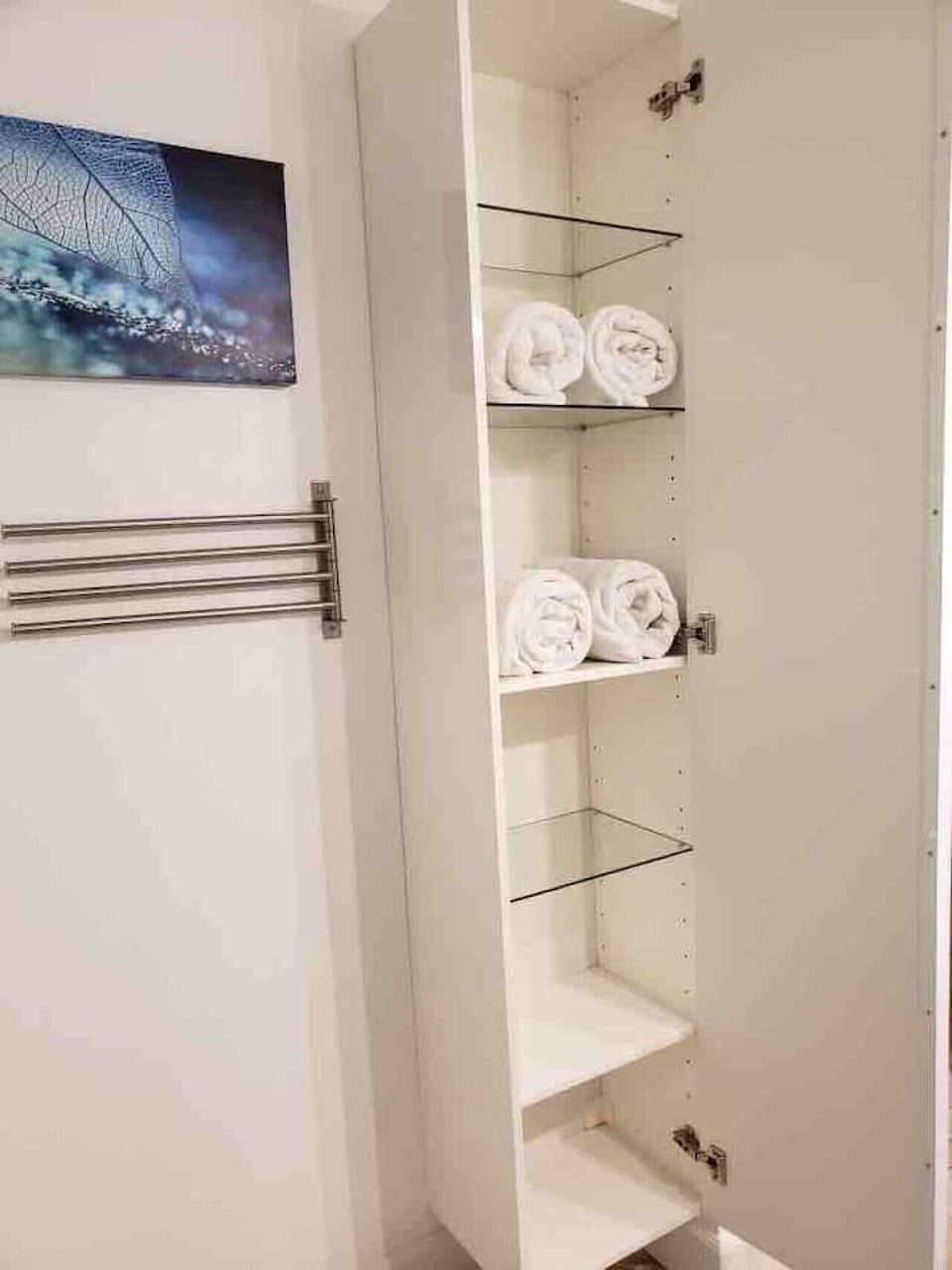 Plush White Cotton Towels Provided