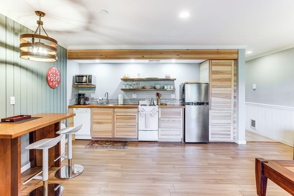 Kitchen | Dishwasher | Microwave