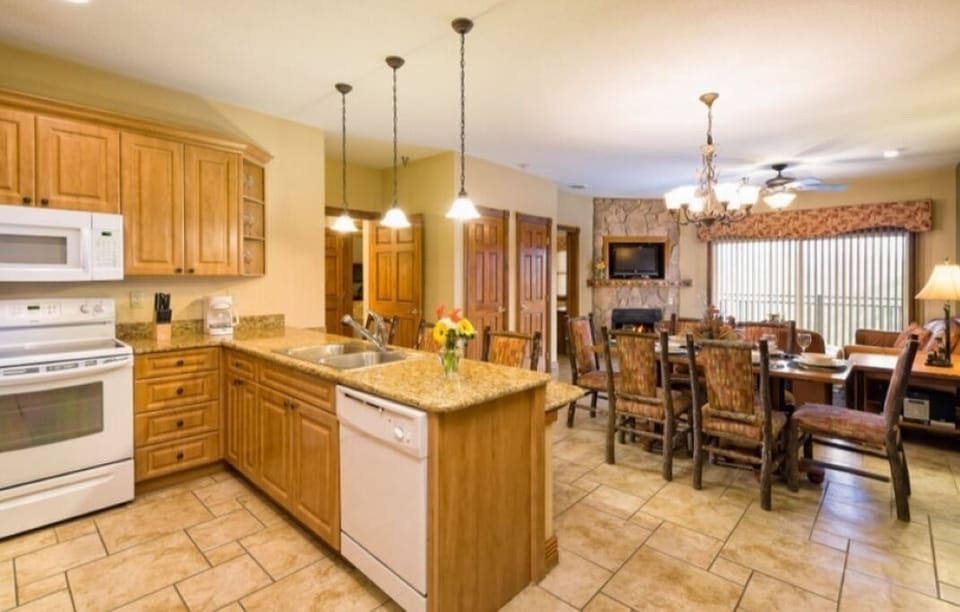 Kitchen and Dining Room 1