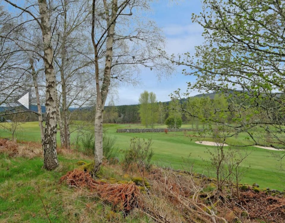 Inchmarlo 9 hole golf club entrance 5mins walk