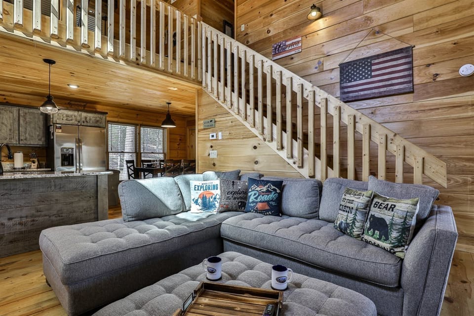 Spacious Living Room 