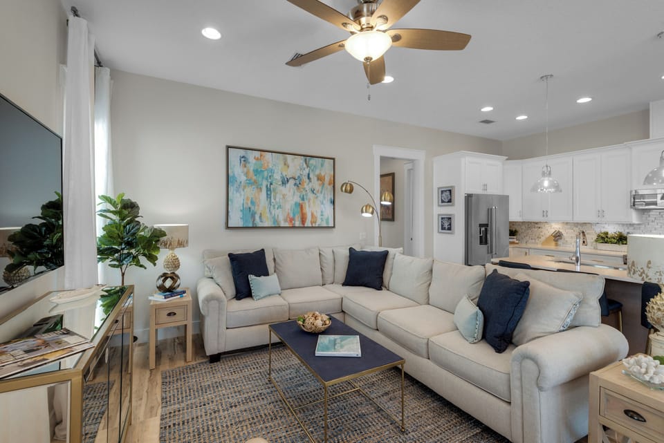 Bright and open living room, ideal for entertaining and family time.