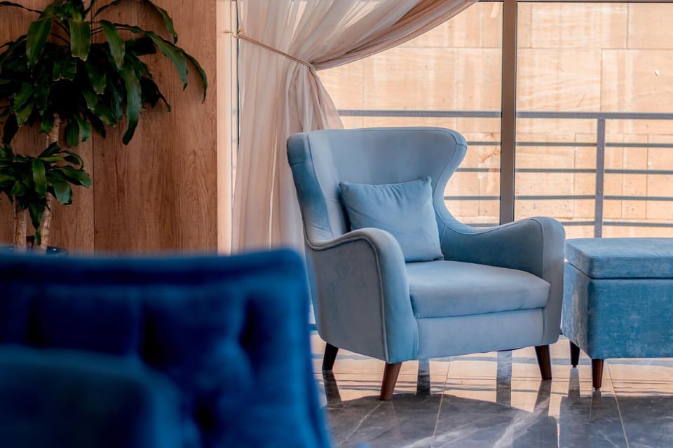 Entrance / Reception