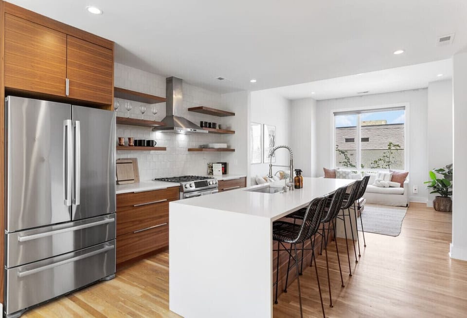 Fully-stocked, modern kitchen suitable for any chef! We provide all the essential supplies and utensils you'll need for your morning coffee routine and any other cooking adventures.