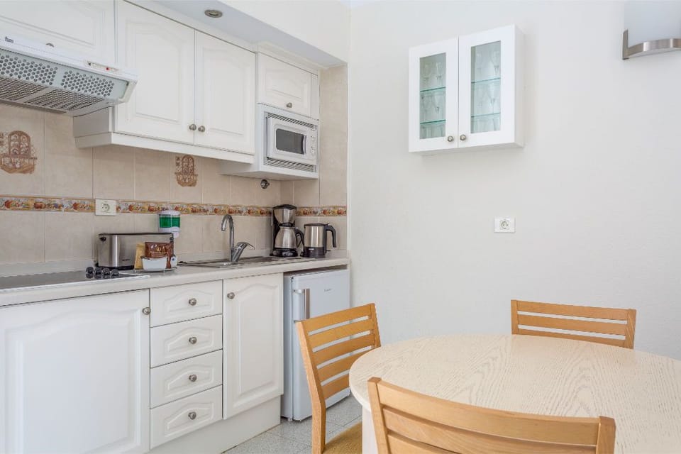 Practical kitchen space for convenient self-catering.