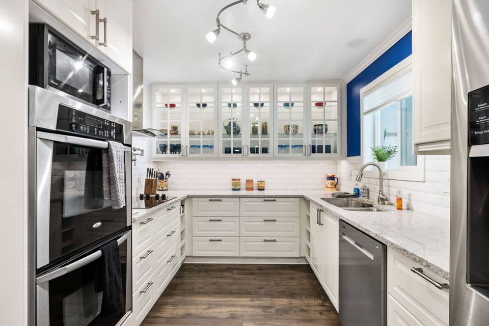 A chef’s delight—this fully stocked kitchen is built for cooking and entertaining with ease.