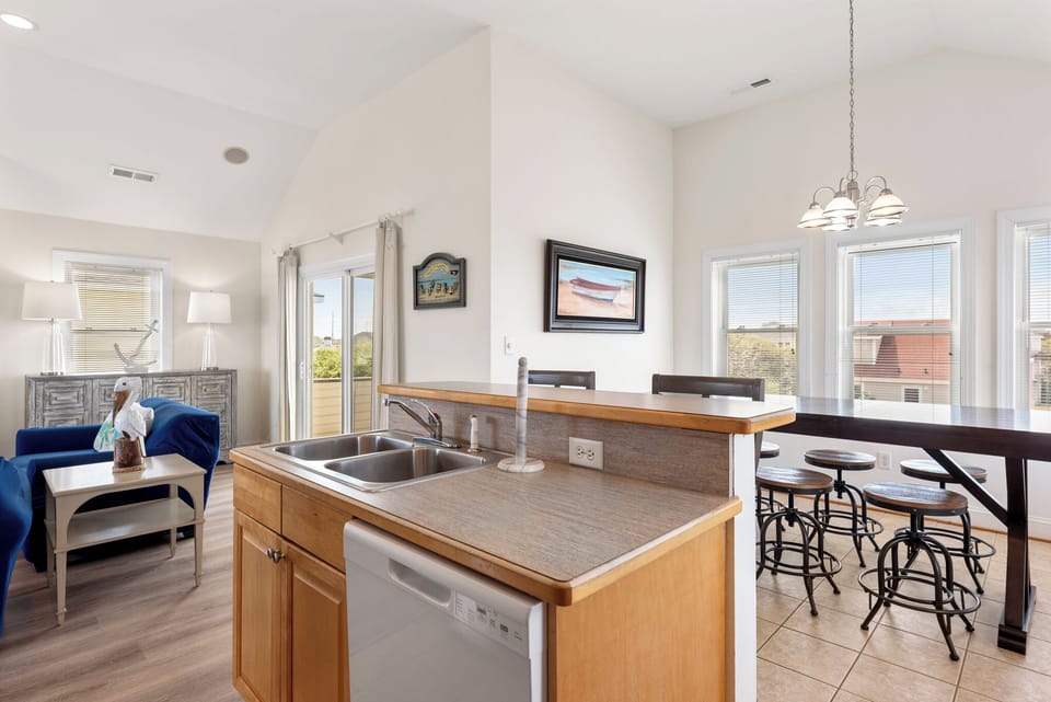KDS9400: Duncan's Dune | Top Level Kitchen